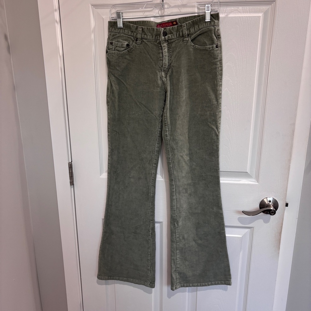 🔴 SO sage colored corduroy pants